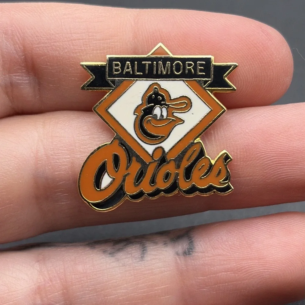 Baltimore Orioles Mascot MLB Baseball Team Lapel‎ Hat Pin
